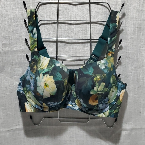 Cacique Other - NWOT Cacique Floral Underwire Bra in Deep Green and Blue